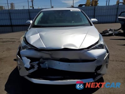 Piąte zdjęcie samochodu w środku: 2018 TOYOTA PRIUS VIN:JTDKARFU0J3553154 - miniatura