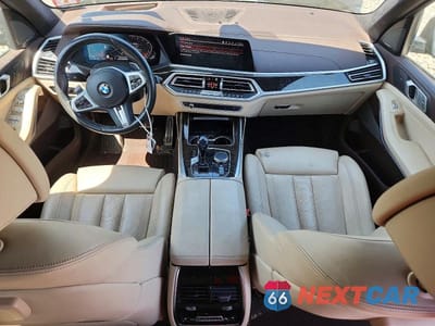 Zdjęcie 8 z 11 samochodu: 2019 BMW X7 XDRIVE40I VIN:5UXCW2C50KL088224 - miniatura