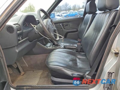 Zdjęcie 7 z 11 samochodu: 1990 BMW 325 IX VIN:WBAAE9316LED64297 - miniatura