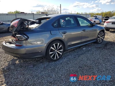Trzecie zdjęcie samochodu z tyłu: 2018 VOLKSWAGEN PASSAT GT VIN:1VWJM7A3XJC041047 - miniatura