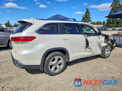 Trzecie zdjęcie samochodu z tyłu: 2018 TOYOTA HIGHLANDER LIMITED VIN:5TDDZRFH7JS879097 - miniatura