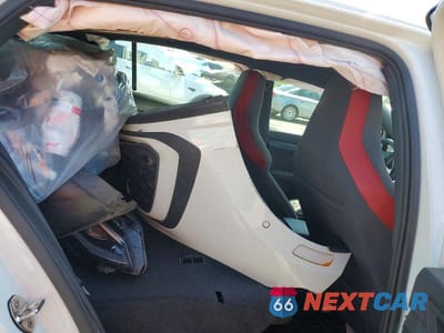 Zdjęcie 10 z 12 samochodu: 2023 VOLKSWAGEN GTI AUTOBAHN VIN:WVW6A7CD3PW131199 - miniatura