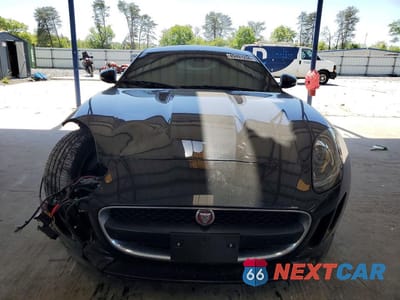 Piąte zdjęcie samochodu w środku: 2017 JAGUAR F-TYPE VIN:SAJWA6AT4H8K46387 - miniatura
