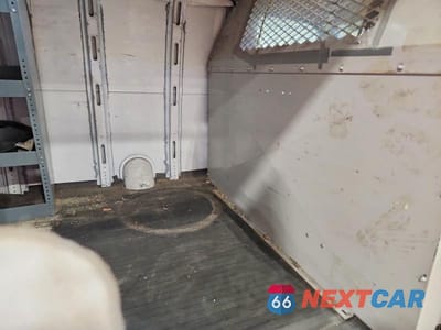 Zdjęcie 10 z 11 samochodu: 2016 CHEV EXPRESS G2500 VIN:1GCWGAFF1G1214345 - miniatura