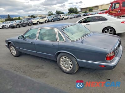 Drugie zdjęcie samochodu z przodu: 2001 JAGUAR XJ8 VIN:SAJDA14C01LF36668 - miniatura