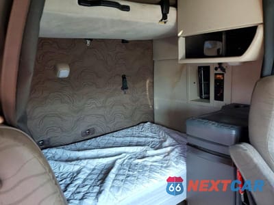 Zdjęcie 6 z 10 samochodu: 2017 VOLVO VNL SEMI TRUCK VIN:4V4NC9EH0HN992272 - miniatura