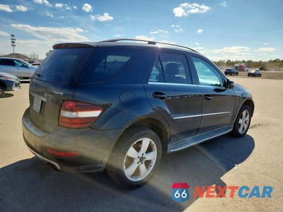 Trzecie zdjęcie samochodu z tyłu: 2011 MERCEDES-BENZ ML 350 4MATIC VIN:4JGBB8GB4BA744279 - miniatura
