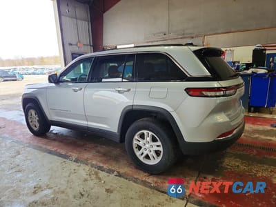 Drugie zdjęcie samochodu z przodu: 2023 JEEP GRAND CHEROKEE LAREDO VIN:1C4RJHAG6P8851021 - miniatura