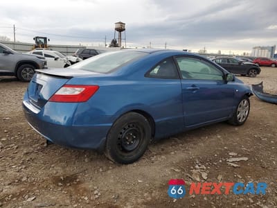 Trzecie zdjęcie samochodu z tyłu: 2008 HONDA CIVIC LX VIN:2HGFG12628H535174 - miniatura