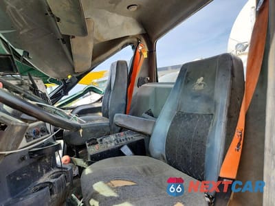 Zdjęcie 6 z 10 samochodu: 2016 MACK 700 GU700 VIN:1M2AX04C4GM030069 - miniatura