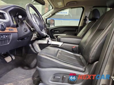 Zdjęcie 7 z 12 samochodu: 2018 NISSAN TITAN SL VIN:1N6AA1E58JN510674 - miniatura
