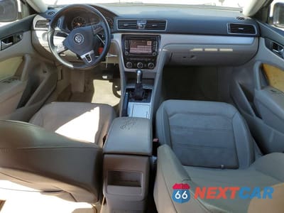 Zdjęcie 8 z 12 samochodu: 2012 VOLKSWAGEN PASSAT VIN:1VWBH7A31CC061179 - miniatura