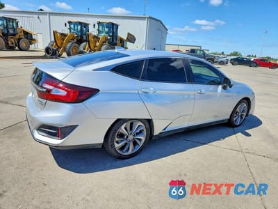 Trzecie zdjęcie samochodu z tyłu: 2019 HONDA CLARITY TOURING VIN:JHMZC5F3XKC004991 - miniatura