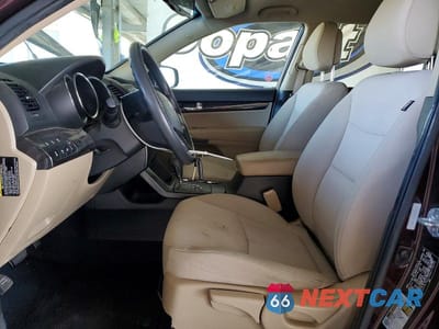 Zdjęcie 7 z 12 samochodu: 2011 KIA SORENTO BASE VIN:5XYKTDA24BG173279 - miniatura