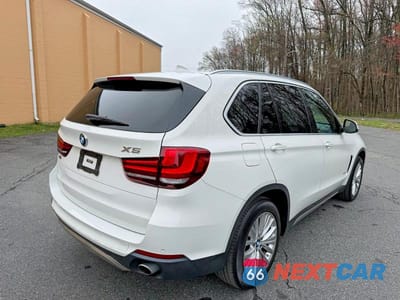 Czwarte zdjęcie samochodu z boku: 2017 BMW X5 XDRIVE35I VIN:5UXKR0C37H0X83140 - miniatura