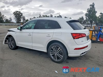 Drugie zdjęcie samochodu z przodu: 2020 AUDI Q5 E PREMIUM PLUS VIN:WA1E2AFY4L2065438 - miniatura