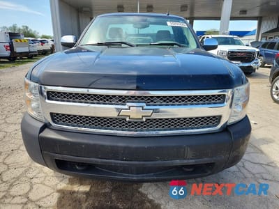 Piąte zdjęcie samochodu w środku: 2007 CHEVROLET SILVERADO K1500 VIN:1GCEK14C67Z555048 - miniatura