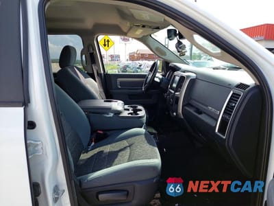 Piąte zdjęcie samochodu w środku: 2017 RAM 1500 SLT VIN:1C6RR6TT3HS786373 - miniatura