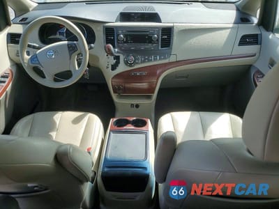 Zdjęcie 8 z 13 samochodu: 2013 TOYOTA SIENNA XLE 8-PASSENGER VIN:5TDYK3DC8DS306854 - miniatura