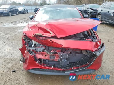 Piąte zdjęcie samochodu w środku: 2019 MAZDA 3 PREFERRED PLUS VIN:JM1BPALM3K1127945 - miniatura