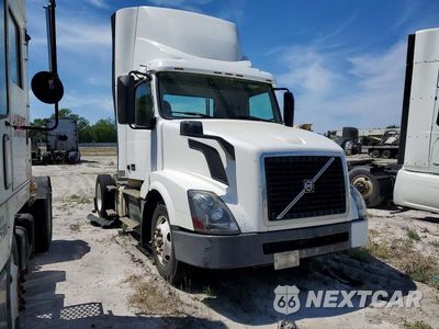 2017 VOLVO VNL SEMI TRUCK 4V4N39TG3HN987979 - główne zdjęcie licytacji z USA - miniatura