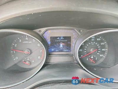 Zdjęcie 9 z 13 samochodu: 2021 KIA SEDONA LX VIN:KNDMB5C19M6667312 - miniatura