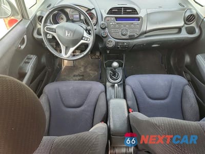 Zdjęcie 8 z 12 samochodu: 2013 HONDA FIT SPORT VIN:JHMGE8G54DC049074 - miniatura