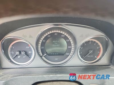 Zdjęcie 9 z 12 samochodu: 2011 MERCEDES-BENZ C 300 4MATIC VIN:WDDGF8BB6BR165615 - miniatura