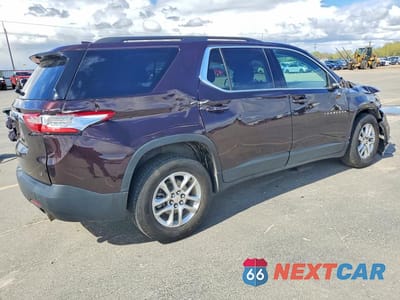 Trzecie zdjęcie samochodu z tyłu: 2021 CHEVROLET TRAVERSE LT VIN:1GNERGKW4MJ133101 - miniatura