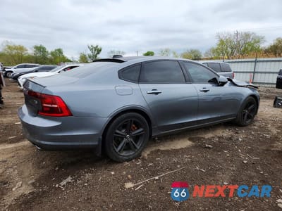 Trzecie zdjęcie samochodu z tyłu: 2018 VOLVO S90 T5 MOMENTUM VIN:LVY982AK1JP030184 - miniatura