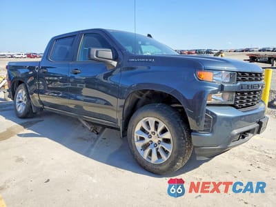 Czwarte zdjęcie samochodu z boku: 2020 CHEVROLET SILVERADO K1500 CUSTOM VIN:1GCUYBEF2LZ162019 - miniatura