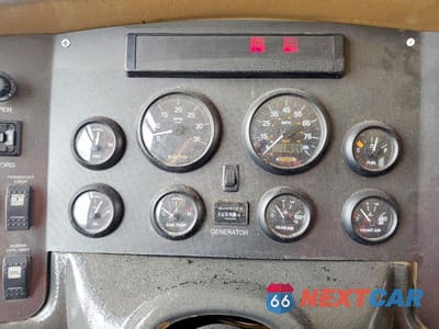 Zdjęcie 8 z 10 samochodu: 2006 FREIGHTLINER CHASSIS XC RV VIN:4UZAB2DC96CW85584 - miniatura
