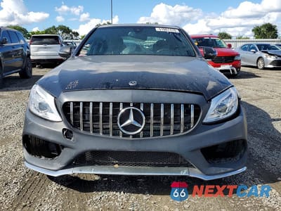 Piąte zdjęcie samochodu w środku: 2017 MERCEDES-BENZ C 300 VIN:55SWF4JB3HU232572 - miniatura