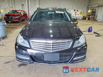 Piąte zdjęcie samochodu w środku: 2013 MERCEDES-BENZ C 300 4MATIC VIN:WDDGF8AB2DG052115 - miniatura
