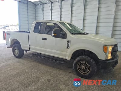 Czwarte zdjęcie samochodu z boku: 2017 FORD F250 SUPER DUTY VIN:1FT7X2B69HEC47426 - miniatura