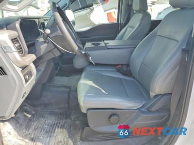 Zdjęcie 7 z 13 samochodu: 2023 FORD F350 SUPER DUTY VIN:1FT8W3AT7PEC75860 - miniatura