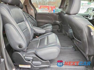 Zdjęcie 11 z 13 samochodu: 2017 TOYOTA SIENNA SE PREMIUM 8-PASSENGER VIN:5TDXZ3DC9HS790658 - miniatura
