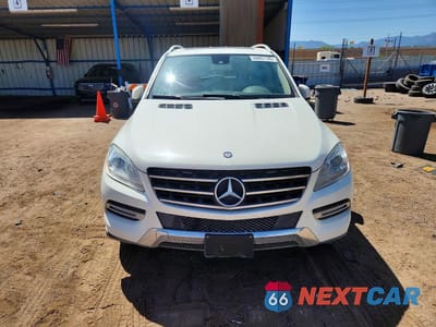 Piąte zdjęcie samochodu w środku: 2013 MERCEDES-BENZ ML 350 4MATIC VIN:4JGDA5HB7DA247402 - miniatura