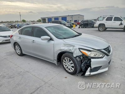 Czwarte zdjęcie samochodu z boku: 2017 NISSAN ALTIMA 2.5 S VIN:1N4AL3AP2HN326797 - miniatura