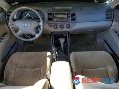 Zdjęcie 8 z 12 samochodu: 2003 TOYOTA CAMRY LE VIN:JTDBE32K430178119 - miniatura