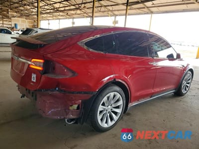 Trzecie zdjęcie samochodu z tyłu: 2017 TESLA MODEL X VIN:5YJXCAE22HF076225 - miniatura