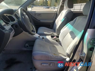 Zdjęcie 7 z 12 samochodu: 2004 TOYOTA HIGHLANDER BASE VIN:JTEHD21A640026761 - miniatura