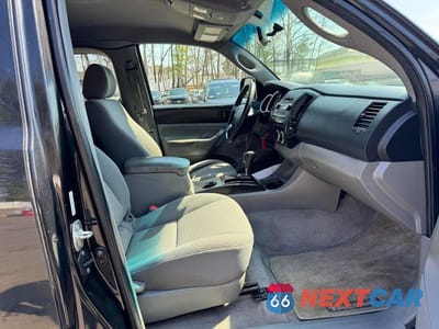 Zdjęcie 8 z 11 samochodu: 2007 TOYOTA TACOMA ACCESS CAB VIN:5TEUU42N27Z452600 - miniatura