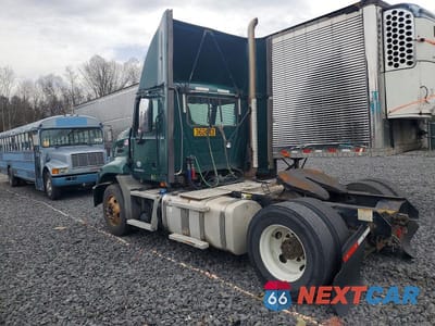 Trzecie zdjęcie samochodu z tyłu: 2017 MACK CXU612 SEMI TRUCK VIN:1M1AW01X7HM009751 - miniatura