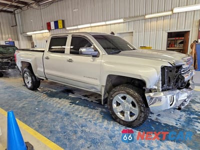 Czwarte zdjęcie samochodu z boku: 2018 CHEVROLET SILVERADO K1500 LTZ VIN:3GCUKSEC2JG256602 - miniatura