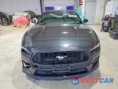 Piąte zdjęcie samochodu w środku: 2024 FORD MUSTANG VIN:1FA6P8TH7R5118638 - miniatura