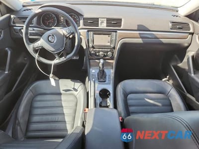 Zdjęcie 8 z 13 samochodu: 2017 VOLKSWAGEN PASSAT SEL PREMIUM VIN:1VWCT7A34HC055788 - miniatura