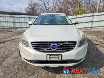 Piąte zdjęcie samochodu w środku: 2017 VOLVO XC60 T5 INSCRIPTION VIN:YV440MRU4H2111159 - miniatura