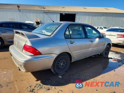 Trzecie zdjęcie samochodu z tyłu: 2002 MITSUBISHI LANCER ES VIN:JA3AJ26E42U062138 - miniatura