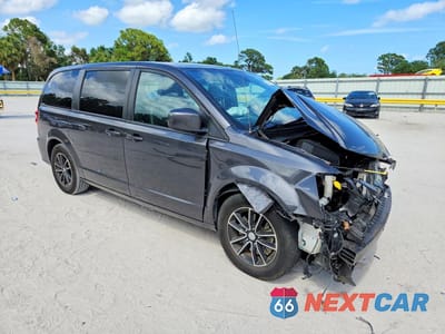 Czwarte zdjęcie samochodu z boku: 2019 DODGE GRAND CARAVAN SXT VIN:2C4RDGCG9KR553090 - miniatura